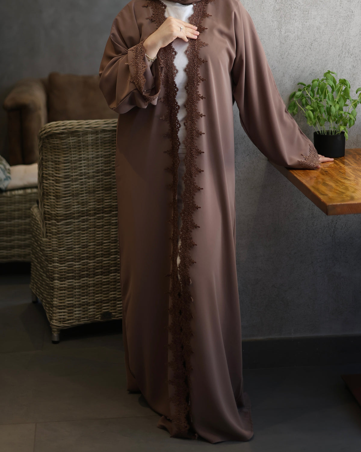 Kahverengi Suyolu Abaya